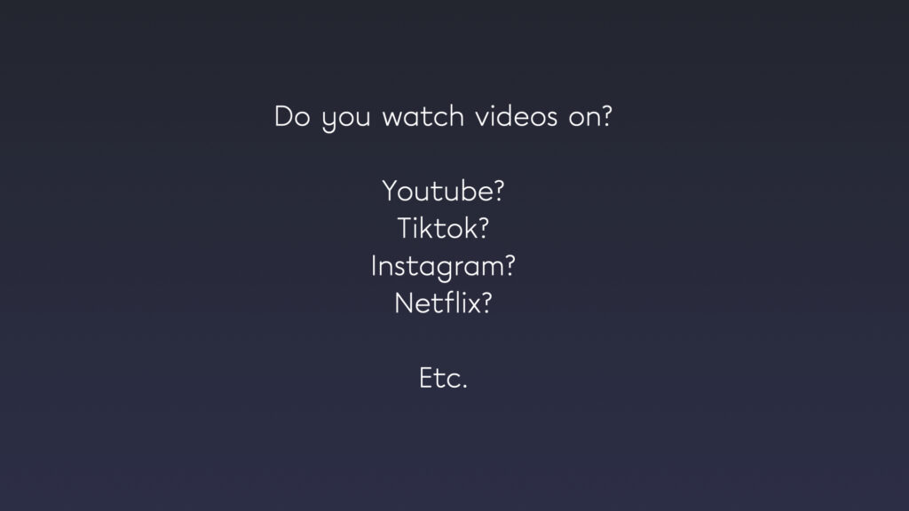 Presentatieslide met de vraag of je video's kijkt op YouTube, TikTok, Instagram of Netflix